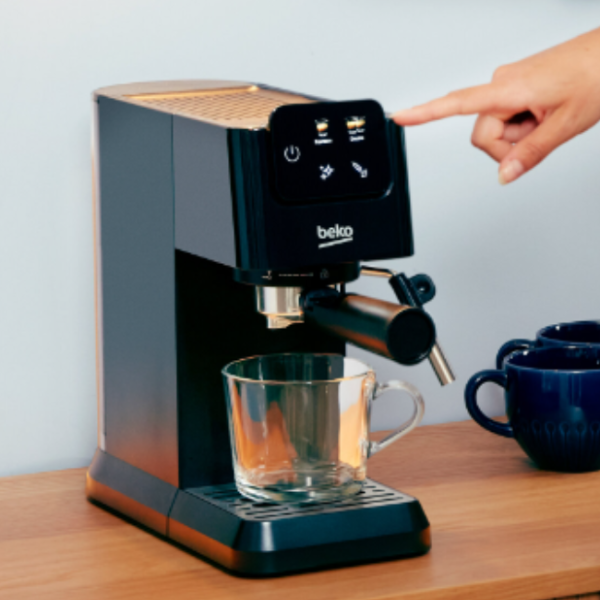 BEKO MANUAL COFFEE MACHINE WITH STEAM WAND CEP5302B - Image 2
