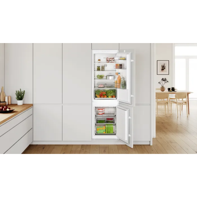 BOSCH SERIES 2 INTEGRATED FRIDGE FREEZER KIN86NSE0G - Image 2