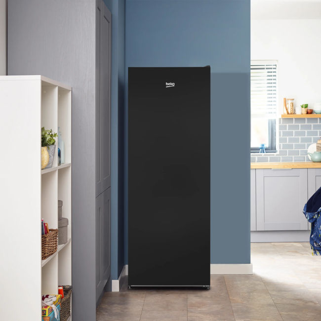 BEKO BLACK LARDER FRIDGE 145.5CM LSG4545B - Image 3